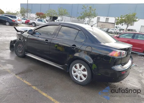 2015 Mitsubishi Lancer Es z USA, uszkodzony, nr VIN JA32U2FUXFU026219